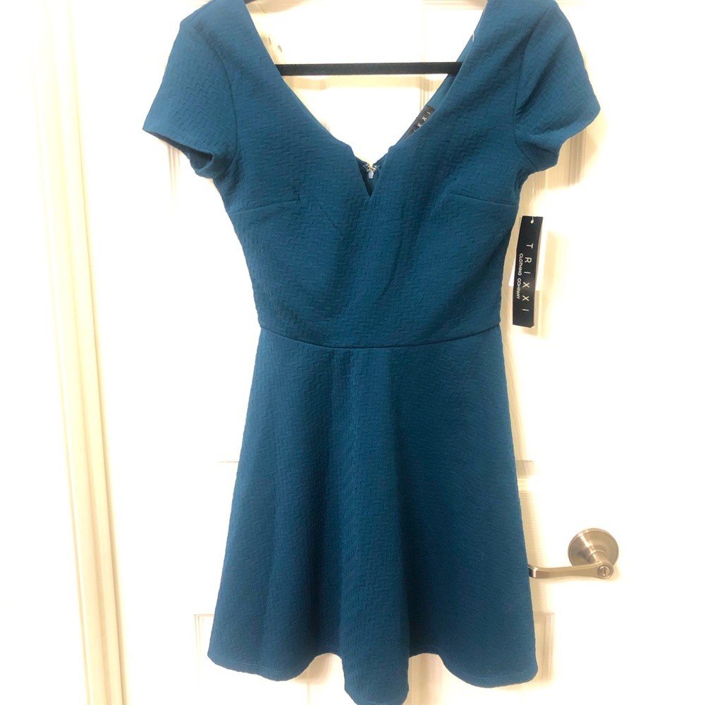 Short sleeve skater dress with notch cut neck